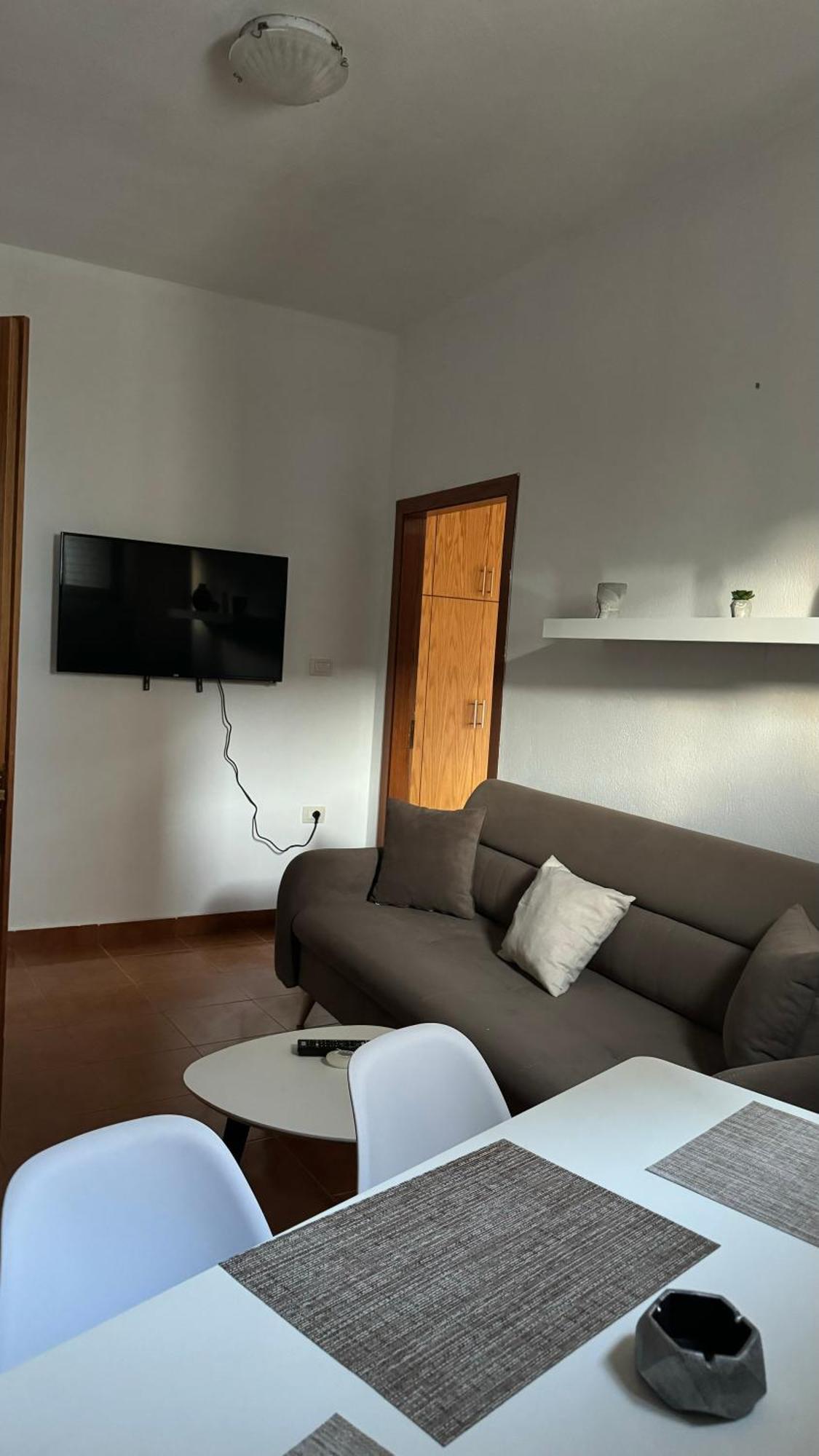 Peci Apartments Gjirokastër Eksteriør bilde