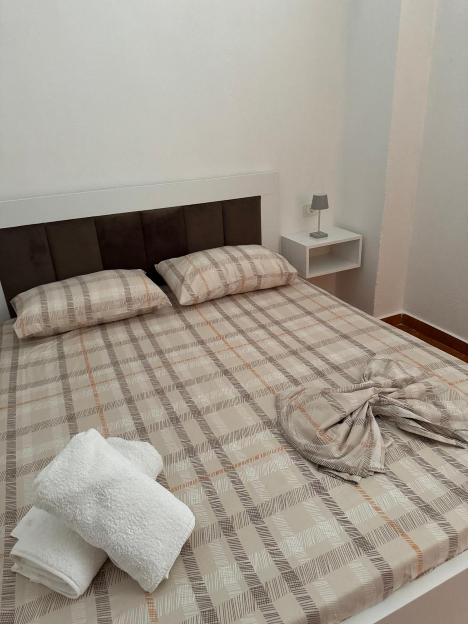Peci Apartments Gjirokastër Eksteriør bilde