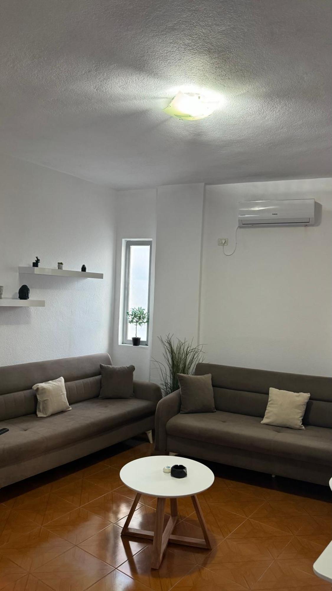 Peci Apartments Gjirokastër Eksteriør bilde